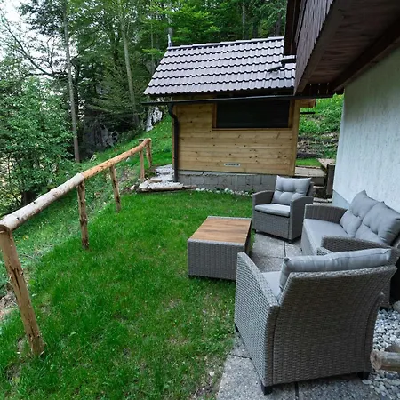 Creekside Chalet Zirovnica